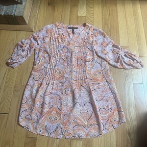 BCBGmaxazria Size XS Pink and Orange Paisley Blouse